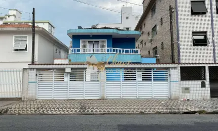 Casa sobreposta alta à venda em Campo Grande (Santos)