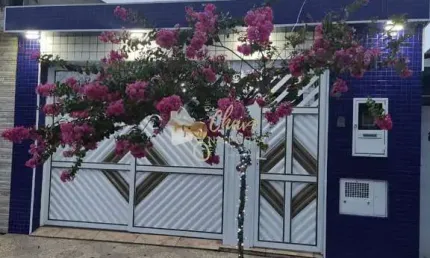 Casa com 2 quartos à venda na Rua Bahia, Samarita, São Vicente