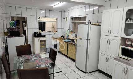 Casa à venda no Jardim Campo Limpo com 4 Dormitórios