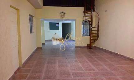 Casa com salão comercial à venda em Diadema com 3 Dormitórios