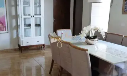 Conjuntos de casas a Venda em Jardim Horizonte Azul com 6 Dormitórios