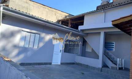 Casa ampla à venda no Jardim Kagohara com 2 Dormitórios
