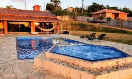 Chácara em condomínio fechado à venda em Ibiúna com 3 Dormitórios