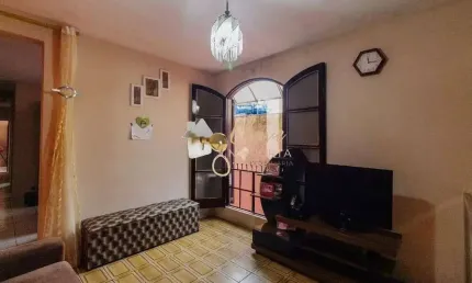 Casa ampla à venda na Cidade São Mateus com 5 Dormitórios