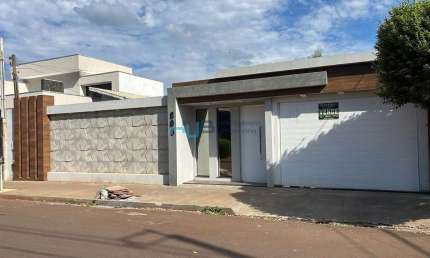 Casa com 3 quartos para alugar na Goias, 805, Centro, Andirá por R$ 3.500