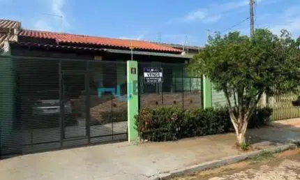 Casa com 2 quartos à venda na Pedro Pinguelli Neto, 43, Loteamento Chamonix, Londrina por R$ 650.000