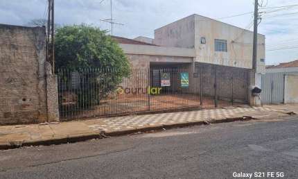 Casa com 3 quartos à venda na Rua Luiz Aleixo, Vila Cardia, Bauru