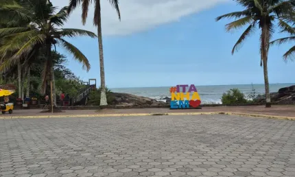 CONDOMINIO FRENTE PRAIA COM 2DORMITÓRIOS SENDO 1 SUÍTE ,LAVABO,GARAGEM