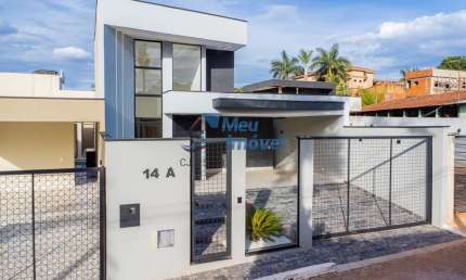 Arniqueiras Casa Alto Padrão  4 Quartos suíte 400m² 4 vaga Armários planejados