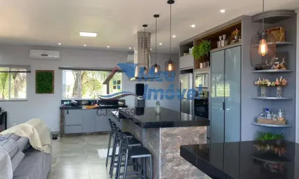 30 km de Abadiânia Condomínio PORTAL DA SERRA CASA 4 Suítes Closet 4 Vagas 572m² Piscina