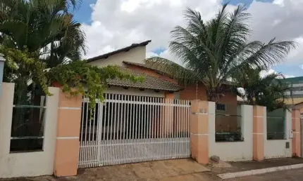 Rua 12  Residencial INAJÁ Vicente 43 Quartos 3 Suítes 4 Vagas 350m² Armários