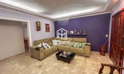 Imperdível casa de 4 quartos com 3 suítes em Taguatinga Sul - QSD 39 próximo ao metrô! 268m², 2 salas, 5 banheiros e 2 vagas.