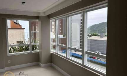 Apartamento com 3 dormitórios à venda, 136 m² por R$ 3.340.000,00 - Centro - Balneário Camboriú/SC