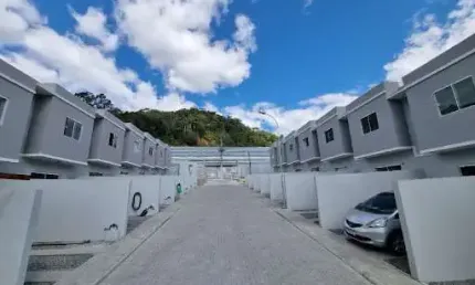 Sobrado com 2 dormitórios à venda, 76 m² por R$ 365.000,00 - Espinheiros - Itajaí/SC