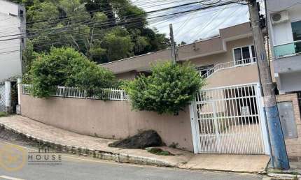 Casa com 3 dormitórios à venda, 252 m² por R$ 2.000.000,00 - Nações - Balneário Camboriú/SC