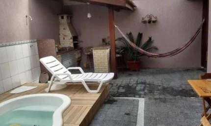 Sobrado com 3 dormitórios, piscina e hidromassagem à venda, 182 m² por R$ 1.450 - Fazenda - Itajaí/SC