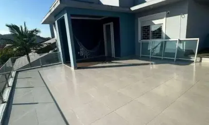 Casa com 3 dormitórios à venda por R$ 1.400.000 - Centro - Penha/SC