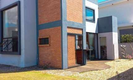 Casa com 3 dormitórios à venda, 260 m² por R$ 2.300.000 - Centro - Camboriú/SC