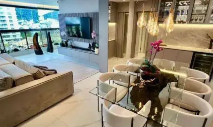 Apartamento 3 suítes no Edifício Surfers Paradise Praia Brava