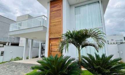 Casa de Alto Padrão para Locação Anual no Condomínio Caledônia