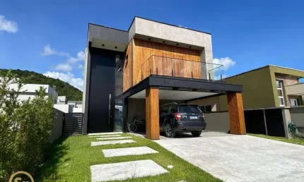 Casa com 3 quartos para alugar no Centro, Camboriú 