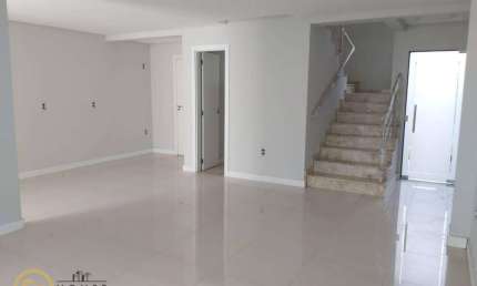 Sobrado com 3 dormitórios à venda, 231 m² por R$ 1.390.000,00 - Nações - Balneário Camboriú/SC