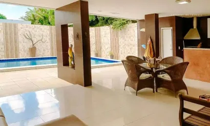 Linda Casa no Condomínio Jardim do Horto com 4 Quartos na Gruta de Lourdes