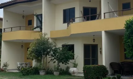 Aconchegante e privativo village 3/4 com suíte + gabinete no Miragem