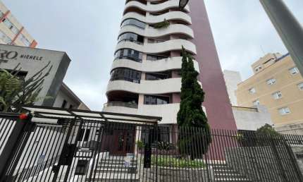 Apartamento 2 qtos Mobiliado a Venda no Centro em Curitiba Parana