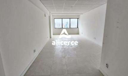 Sala comercial à venda na Rua Fúlvio Aducci, 627, Estreito, Florianópolis