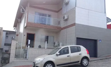 Casa à venda com 3 quartos 1 suíte, 477m² em Serraria São José