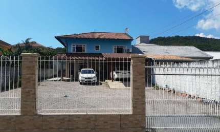 Casa à venda com 3 quartos , 150m² em Rio Caveiras Biguaçu