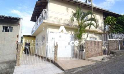 Casa à venda com 6 quartos 2 suítes, 210m² em Real Parque São José