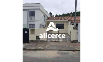 Casa à venda com 2 quartos , 56m² em Forquilhas São José