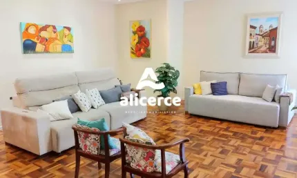 Amplo apartamento de 3 dormitórios no coração do estreito