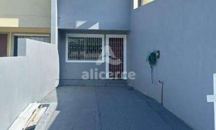 Sobrado à venda com 2 quartos , 68m² em Bela Vista Palhoça