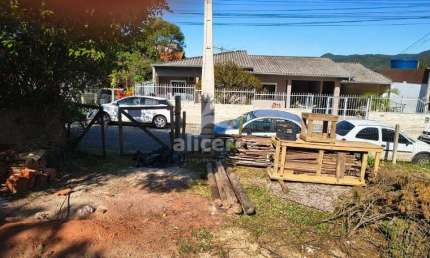 Terreno à venda com , 450m² em São João do Rio Vermelho Florianópolis