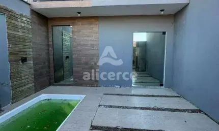 Seu Novo Lar com Piscina! Casa de 80m² e 2 Dormitórios Aconchegantes - Palhoça/SC