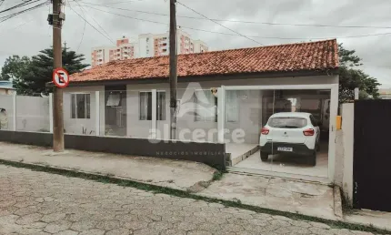 Casa ampla com quintal arborizado em barreiros – 350 m² de terreno!