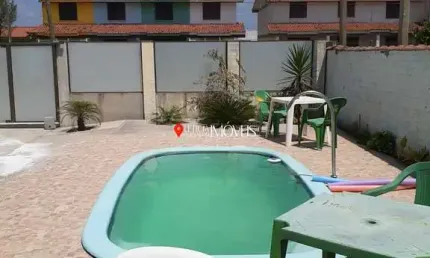 LINDA CASA COM PISCINA NO CENTRO DE BALNEÁRIO PINHAL – R$ 250.000,00