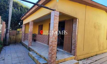 Casa espaçosa com Edícula ( anexo) por apenas R$ 280.000,00!