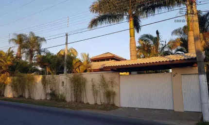 Chácara com 3 dormitórios à venda, 1690 m² por R$ 1.600.000,00 - Jardim Santo Antônio - Arujá/SP