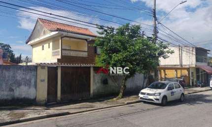 Sobrado com 3 dormitórios e piscina à venda por R$ 690.000 - Mirante - Arujá/SP