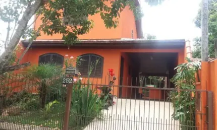 Casa com 2 quartos à venda na Rua Emílio Monteleski, 252, Capela Velha, Araucária
