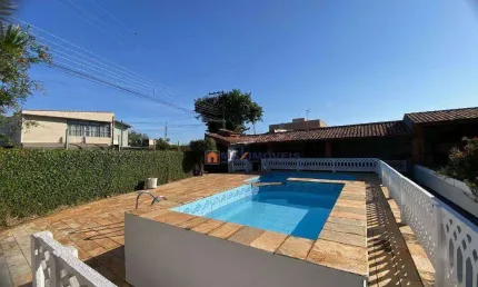 Casa com 3 dormitórios para alugar, 307 m² por R$ 5.500/mês - Jardim Alvinópolis - Atibaia/SP