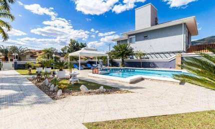 Casa de Alto Padrão Térrea com 4 suítes  à venda, 991 m² por R$ 7.800.000 - Condomínio Flamboyant - Atibaia/SP