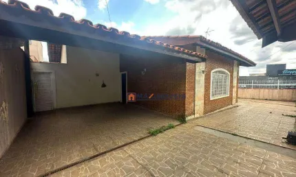 Casa com 3 dormitórios para alugar, 160 m² por R$ 5.500/mês - Vila Petrópolis - Atibaia/SP