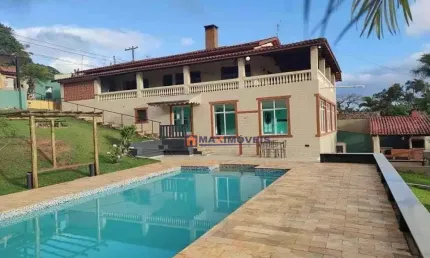 Casa à Venda no Jardim Paulista Em Atibaia -Sp  Área Total: 1319, 86 m² Área Construída: 389 m²