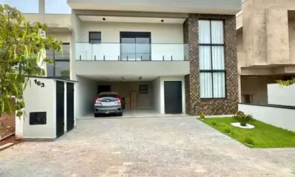 Luxuosa casa em condomínio à venda em Boituva-SP, no Portal Ville: 3 quartos, 3 suítes, 3 banheiros, 4 vagas de garagem, 244,44m².