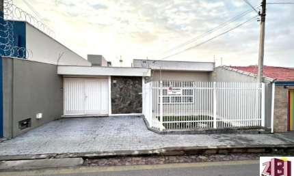 CASA 03 DORMITÓRIOS SENDO 01 SUITE NO  CENTRO BOITUVA /SP